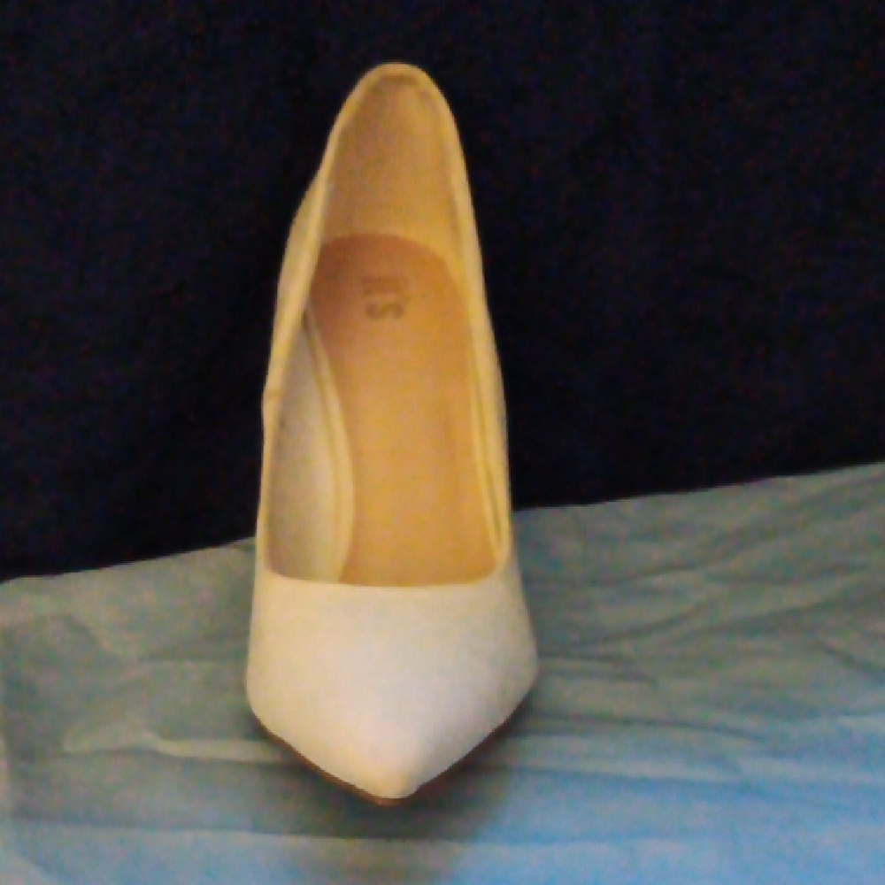 Chic Cream Heels for Women